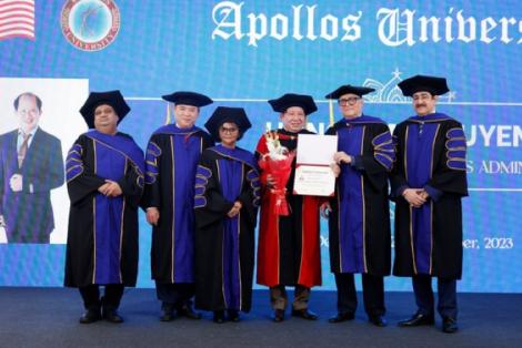 Đại học nổi danh nước Mỹ trao bằng Tiến sĩ Danh dự cho "Vua ô mai" Việt Nam