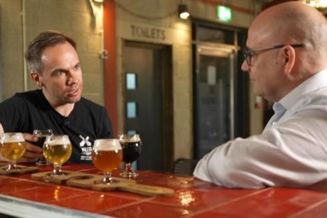 Xuất hiện công việc được quảng cáo là ‘tốt nhất thế giới’, 2.500 ứng viên khắp mọi nơi tới ứng tuyển: Chỉ ‘ngồi uống bia’ là kiếm được tiền