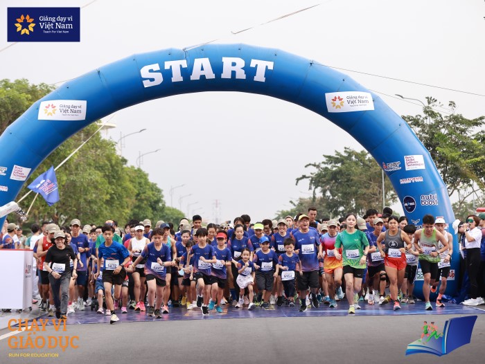 Các VĐV nhí tham gia cự ly 5 km