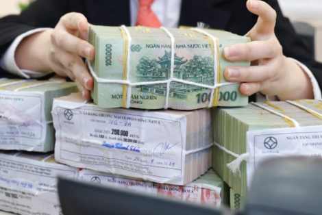 Lãi suất tiền gửi tiết kiệm giảm nhanh