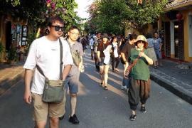 Du khách sẽ phải mua vé khi vào tham quan phố cổ Hội An