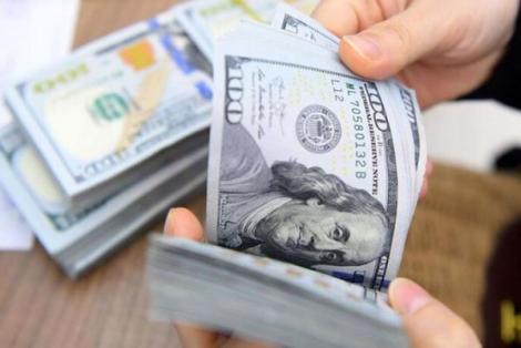 Ngân hàng Nhà nước lần đầu giảm giá bán USD trong 2023