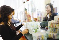 Một số ngân hàng cạn ''room'' tín dụng, khách hàng khó vay mới?