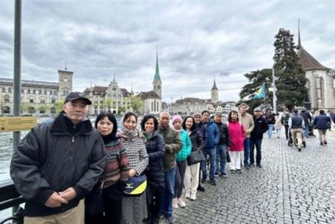 Vì sao du lịch trong nước giá cao, 'xuất ngoại' giá rẻ?