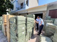 Phát hiện hơn 20 tấn nước hoa, mỹ phẩm nghi giả ở Bắc Ninh