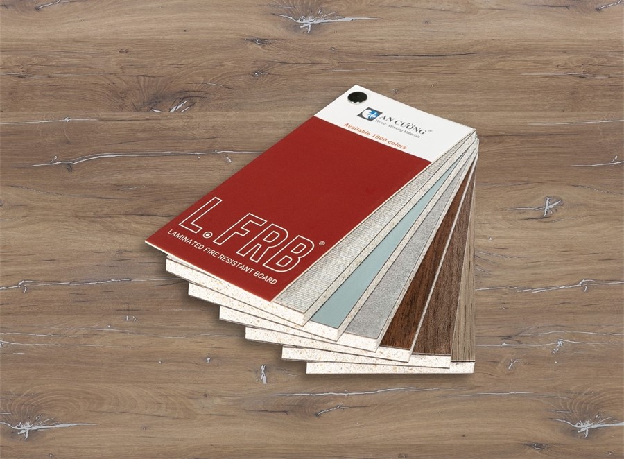Tấm chậm cháy An Cường L.FRB có khả năng chống cháy và không sinh khói khi tiếp xúc với lửa.