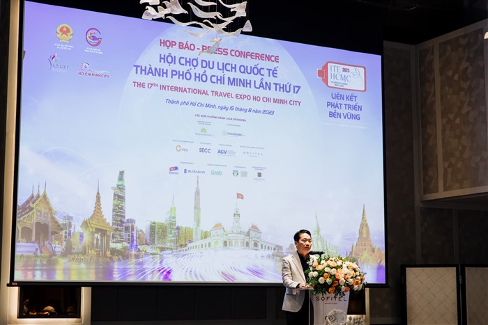 Ông Lê Trương Hiền Hòa – Phó Giám đốc Sở Du lịch Thành phố Hồ Chí Minh chia sẻ thông tin tại buổi họp báo