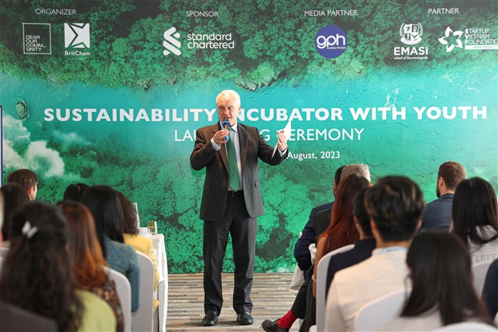 Ngài Graham Stuart , Quốc vụ khanh Phụ trách An ninh Năng lượng  và Trung hòa Các-bon  Vương Quốc Anh 