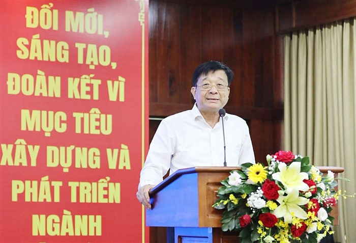 TS. Nguyễn Quốc Hùng, Phó Chủ tịch kiêm Tổng Thư ký Hiệp hội Ngân hàng Việt Nam phát biểu khai mạc hội nghị