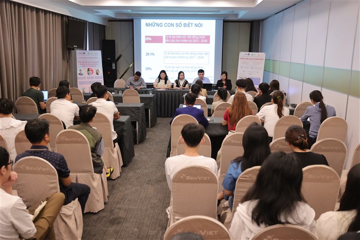 Rất đông khách mời và các phóng viên báo chí truyển thông tới tham dự Diễn đàn vào chiều ngày 10/9