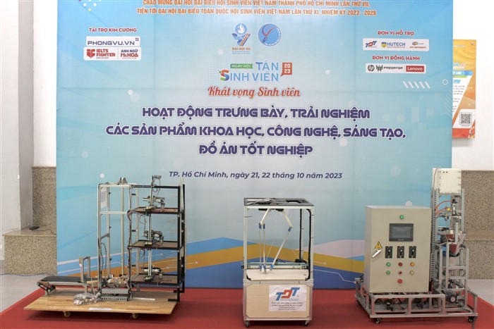 Trưng bày các sản phẩm khoa học, công nghệ, sáng tạo, đồ án tốt nghiệp