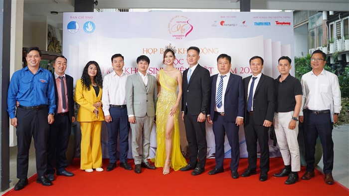 Các khách mời tham dự buổi họp báo