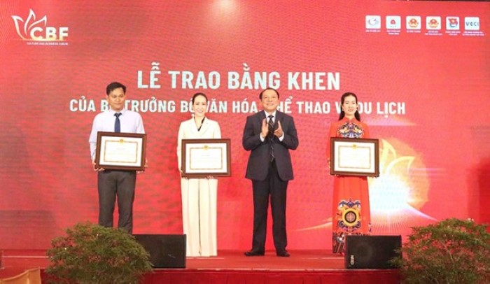 Bộ VH-TT&DL tặng Bằng khen cho 3 tập thể có thành tích hưởng ứng tích cực Cuộc vận động “Xây dựng văn hóa doanh nghiệp Việt Nam”