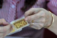 Giá vàng SJC đắt hơn thế giới cả chục triệu đồng